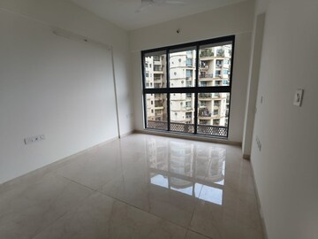 Room in 3 BHK Apartment at Godrej Urban Park, Chandivali – for Rent