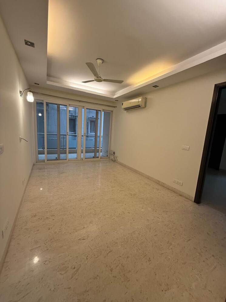 Room, new friends colony 4 Bedroom 3500 Sq.Ft. Builder Floor In New Friends Colony Delhi 8840191