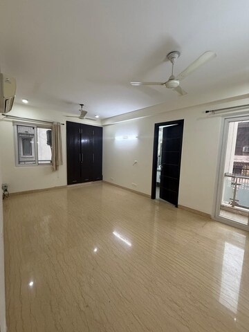 Room in 4 BHK Builder Floor at New Friends Colony – for Rent