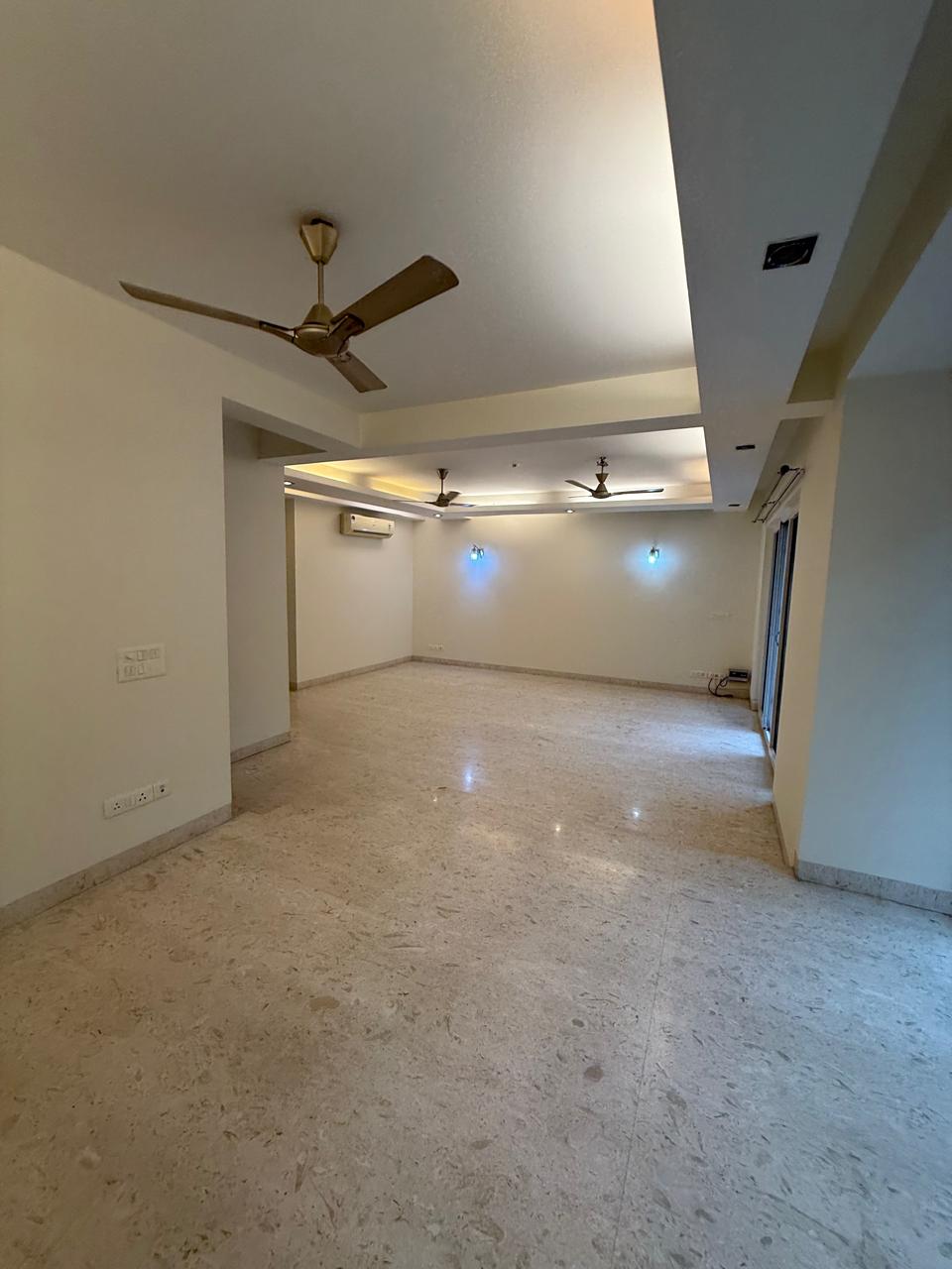 4 BHK + Servant Room Builder Floor For Rent in New Friends Colony 