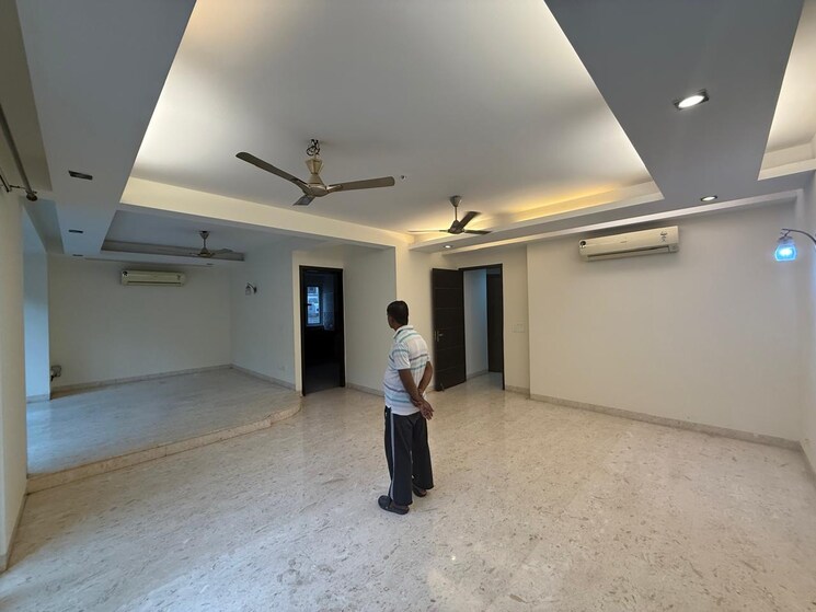 Room, new friends colony 4 Bedroom 3500 Sq.Ft. Builder Floor In New Friends Colony Delhi 8840191