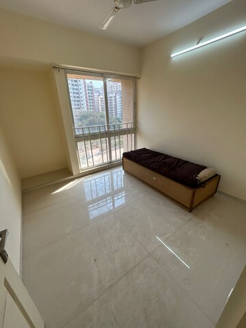 Room in 4 BHK Apartment at Vijay Orovia, Ghodbunder Road – for Rent