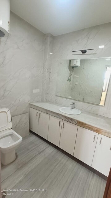 Master Bedroom in 3 BHK Builder Floor at Greater Kailash ii – for Rent