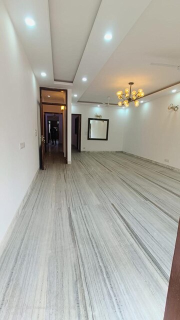Room in 3 BHK Builder Floor at Greater Kailash ii – for Rent