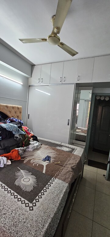Master Bedroom in 2.5 BHK Apartment at Jm Orchid, Sector 76 – for Sale