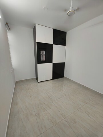 Room in 2 BHK Builder Floor at DSR Divine, New Thippasandra – for Rent