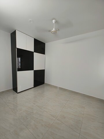 Room in 2 BHK Builder Floor at DSR Divine, New Thippasandra – for Rent