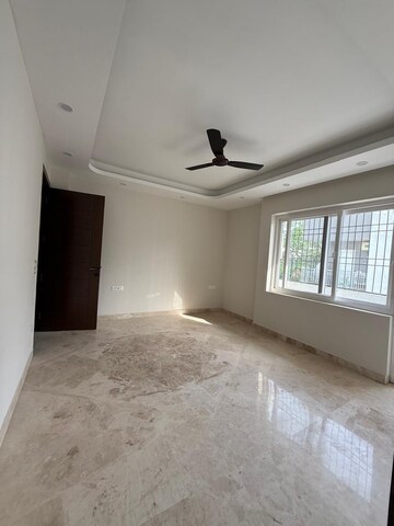 Room in 4 BHK Builder Floor at Chittaranjan Park – for Rent