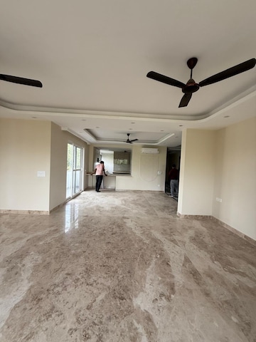 Room in 4 BHK Builder Floor at Chittaranjan Park – for Rent