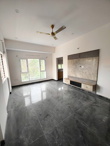 Room in 2 BHK Builder Floor at Prabhu Kunj Indiranagar, Indiranagar – for Rent