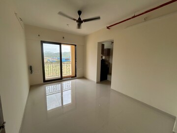 Room in 3 BHK Apartment at KM Horizon Exotica, Haware City – for Rent