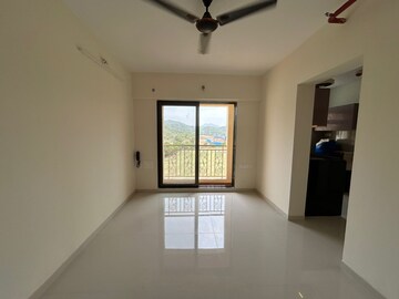 Room in 3 BHK Apartment at KM Horizon Exotica, Haware City – for Rent