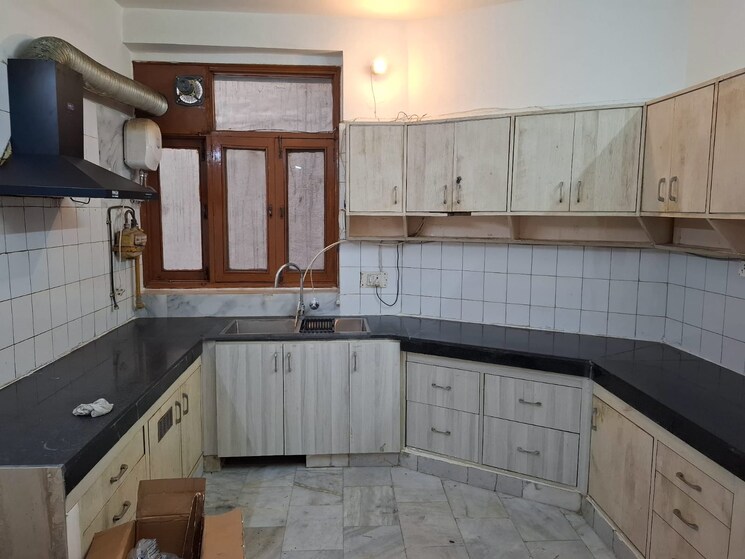 Kitchen, chittaranjan park 4 Bedroom 3000 Sq.Ft. Builder Floor In Chittaranjan Park Delhi 8840229
