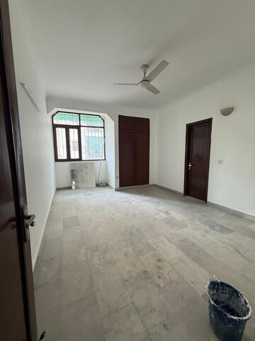 Room in 4 BHK Builder Floor at Chittaranjan Park – for Rent