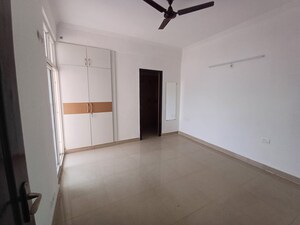 Room in 2 BHK Apartment at Strategic Royal Court, Sector 16 Greater Noida – for Sale