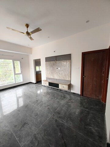 Room in 2 BHK Builder Floor at PSS Plaza, New Thippasandra – for Rent