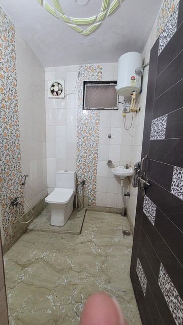 Bathroom in 2 BHK Builder Floor at Dilshad Garden – for Rent