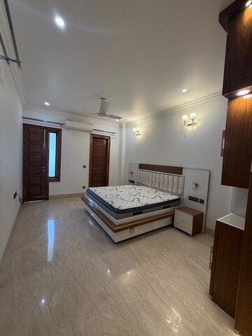 Bedroom in 3 BHK Builder Floor at Chittaranjan Park – for Rent