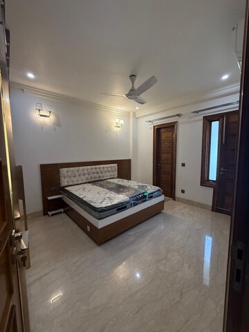 Master Bedroom in 3 BHK Builder Floor at Chittaranjan Park – for Rent