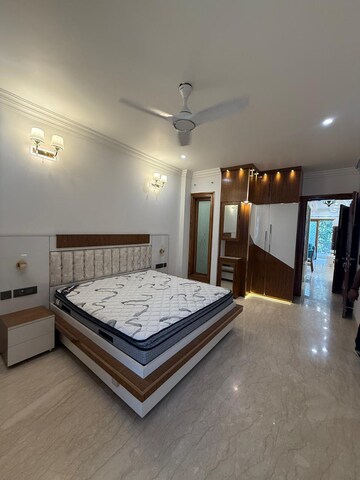 Master Bedroom in 3 BHK Builder Floor at Chittaranjan Park – for Rent