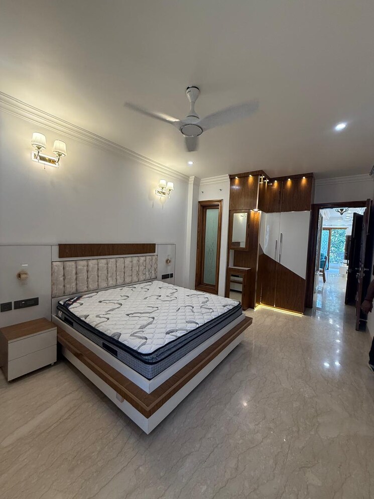 Master Bedroom, chittaranjan park 3 Bedroom 1500 Sq.Ft. Builder Floor In Chittaranjan Park Delhi 8840243