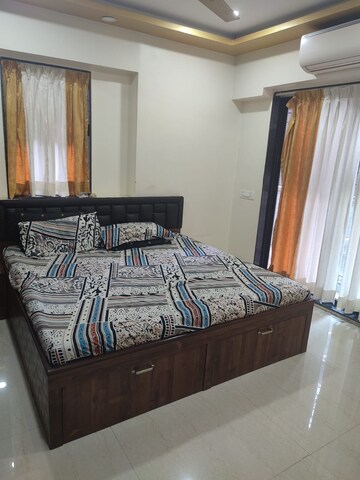 Master Bedroom in 2 BHK Apartment at Hubtown Hillcrest, Andheri East – for Rent