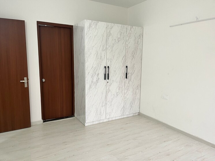 Room, shapoorji-pallonji-joyville-gurgaon 2 Bedroom 915 Sq.Ft. Apartment In Sector 102 Gurgaon 8840244