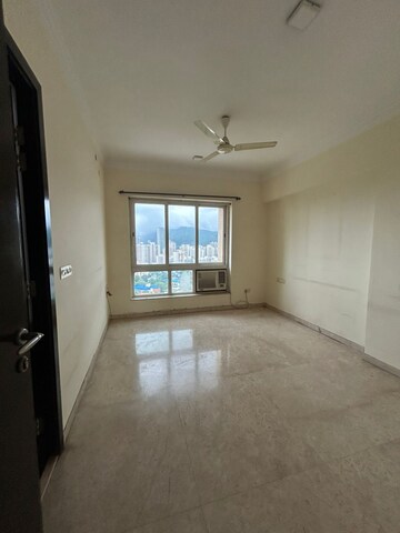 Room in 4 BHK Apartment at Vijay Orion III, Kavesar – for Rent
