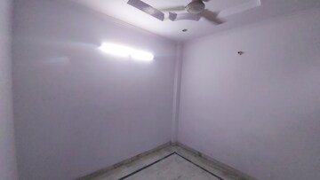 Room in 1 BHK Builder Floor at Aali Village – for Rent