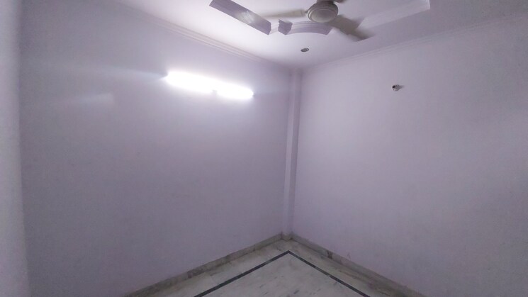Room, aali village 1 Bedroom 70 Sq.Yd. Builder Floor In Aali Village Delhi 8840248