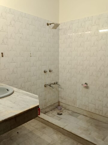 2 BHK Apartment For Rent in DLF The Princeton Estate, Dlf Phase V