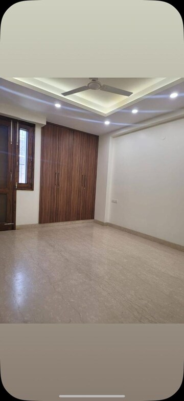 Room in 3 BHK Builder Floor at Greater Kailash I – for Rent