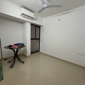 Room in 2 BHK Apartment at Lodha Palava Aurelia, Katai Village – for Rent