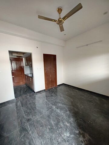 Room in 2 BHK Builder Floor at PSS Plaza, New Thippasandra – for Rent