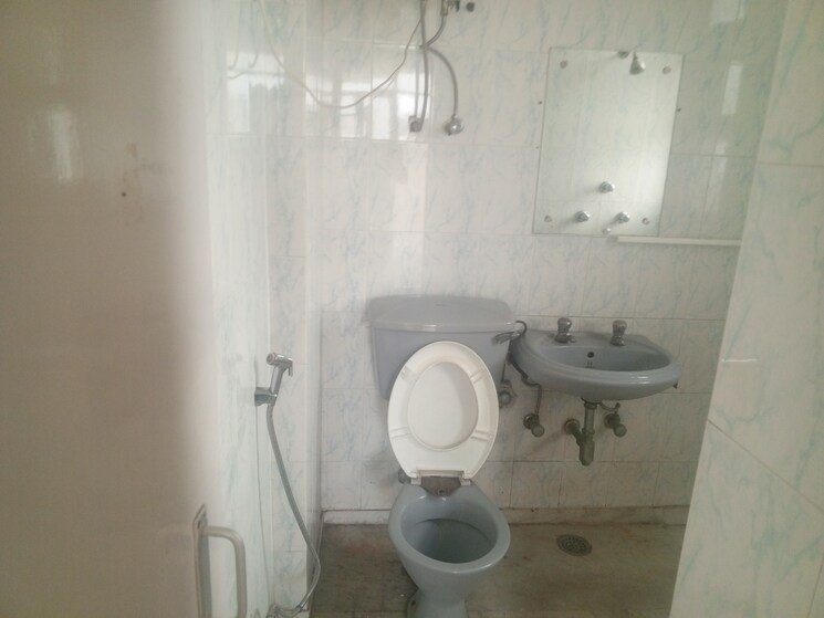 Bathroom, akash-ganga-apartment 3.5 Bedroom 1700 Sq.Ft. Apartment In Sector 56 Gurgaon 8840296