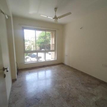 Room in 2 BHK Apartment at Casa Marina CHS LTD, Hiranandani Estate – for Rent