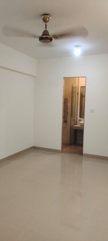 Room in 2 BHK Apartment at Kohinoor City Phase Ii, Kurla – for Rent