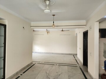 Bathroom in 3.5 BHK Apartment at The Arihant CGHS, Sector 56 – for Rent