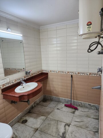 Bathroom in 5 BHK Apartment at Shakti the Sky Lark  Apartment, Sector 52 – for Rent