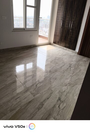 Room in 3.5 BHK Apartment at Ram Shanti Apartment, Sector 52 – for Rent