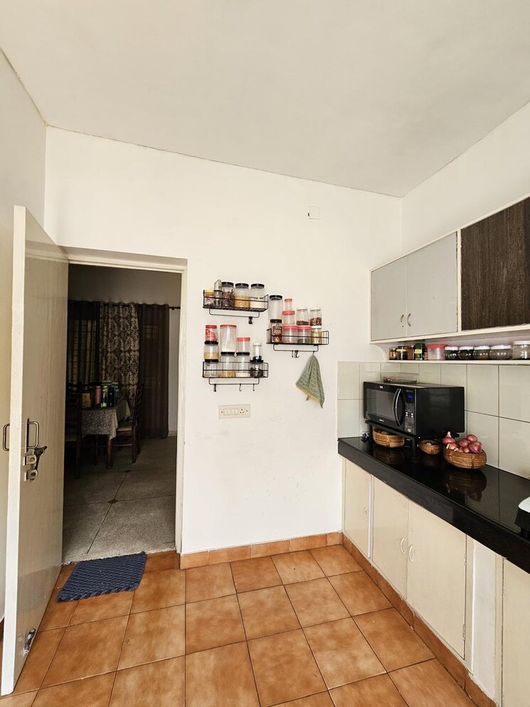 Kitchen, auram-floor 3 Bedroom 1875 Sq.Ft. Builder Floor In South City 2 Gurgaon 8840333