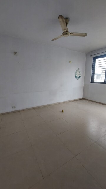 Room in 2 BHK Builder Floor at Vatika Primrose Floors, Sector 82 – for Rent