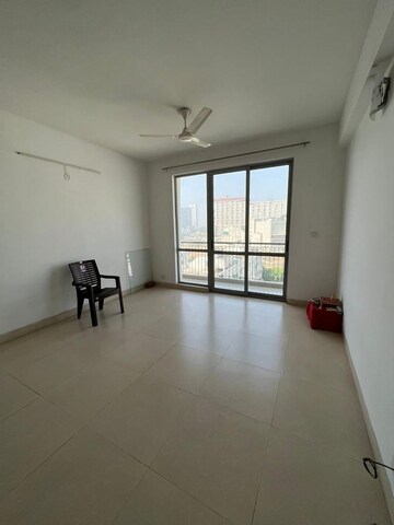 Room in 2 BHK Apartment at Vatika City Homes, Sector 83 – for Rent
