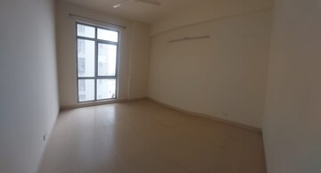 Room in 3 BHK Apartment at Vatika Lifestyle Homes, Sector 83 – for Rent