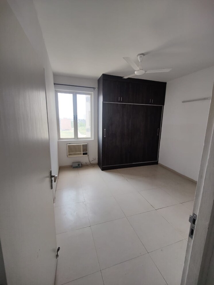 Room, vatika-gurgaon-21 3 Bedroom 1733 Sq.Ft. Apartment In Sector 83 Gurgaon 8840351