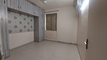 Room in 3 BHK Apartment at Vatika Gurgaon 21, Sector 83 – for Rent