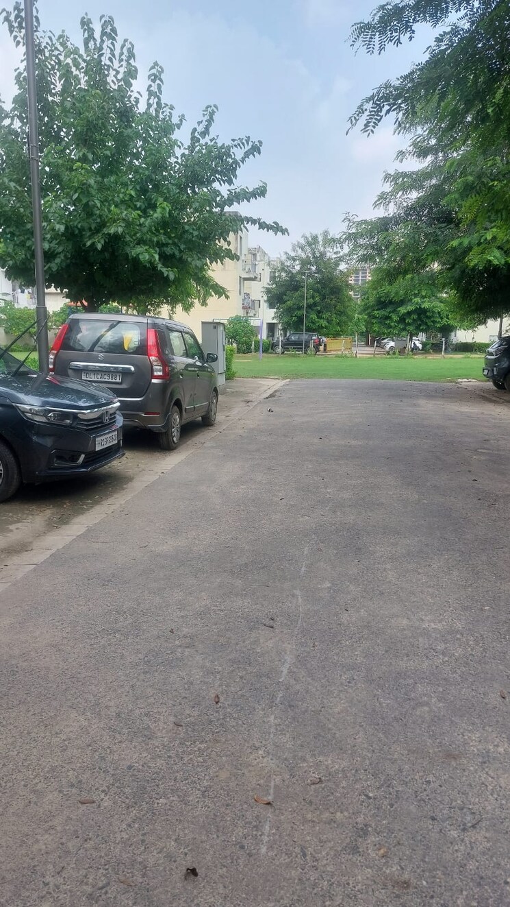  Parking, vatika-gurgaon-21 3 Bedroom 1733 Sq.Ft. Apartment In Sector 83 Gurgaon 8840351