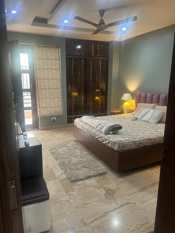 Bedroom in 3 BHK Builder Floor at Palam Vihar – for Rent