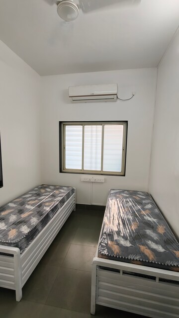 Room in  Pg at Gokhalenagar – for Rent