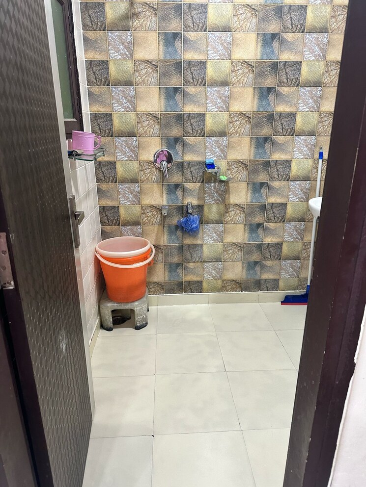 Bathroom, palam vihar 2 Bedroom 1559 Sq.Ft. Builder Floor In Palam Vihar Gurgaon 8840365